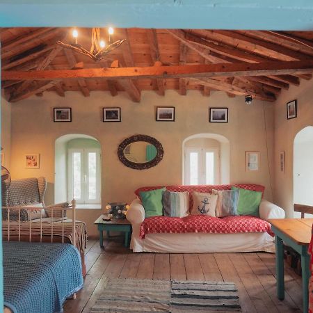 Vintage Stone-Built Country Cottage In Richea Kouloureika Экстерьер фото