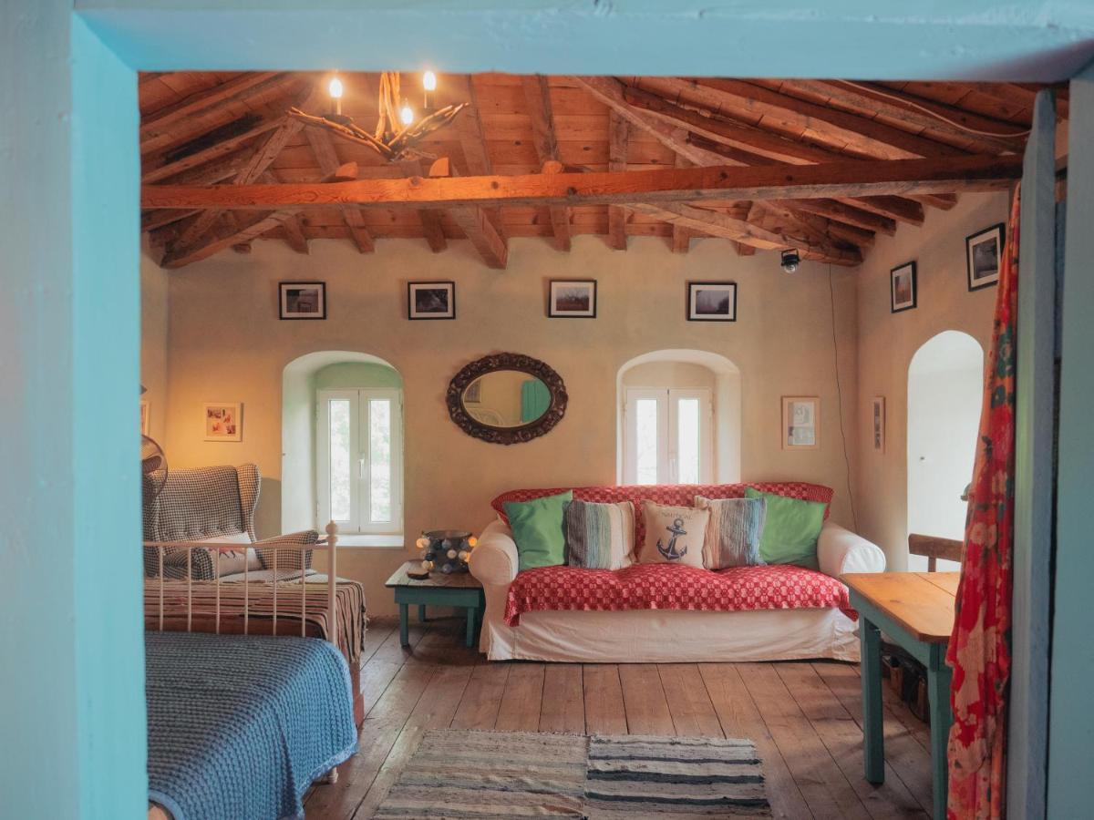 Vintage Stone-Built Country Cottage In Richea Kouloureika Экстерьер фото